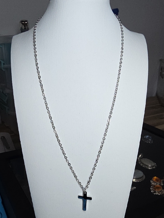 Jewelry - Classic Silver Cross Pendant Necklace - Stainless Steel